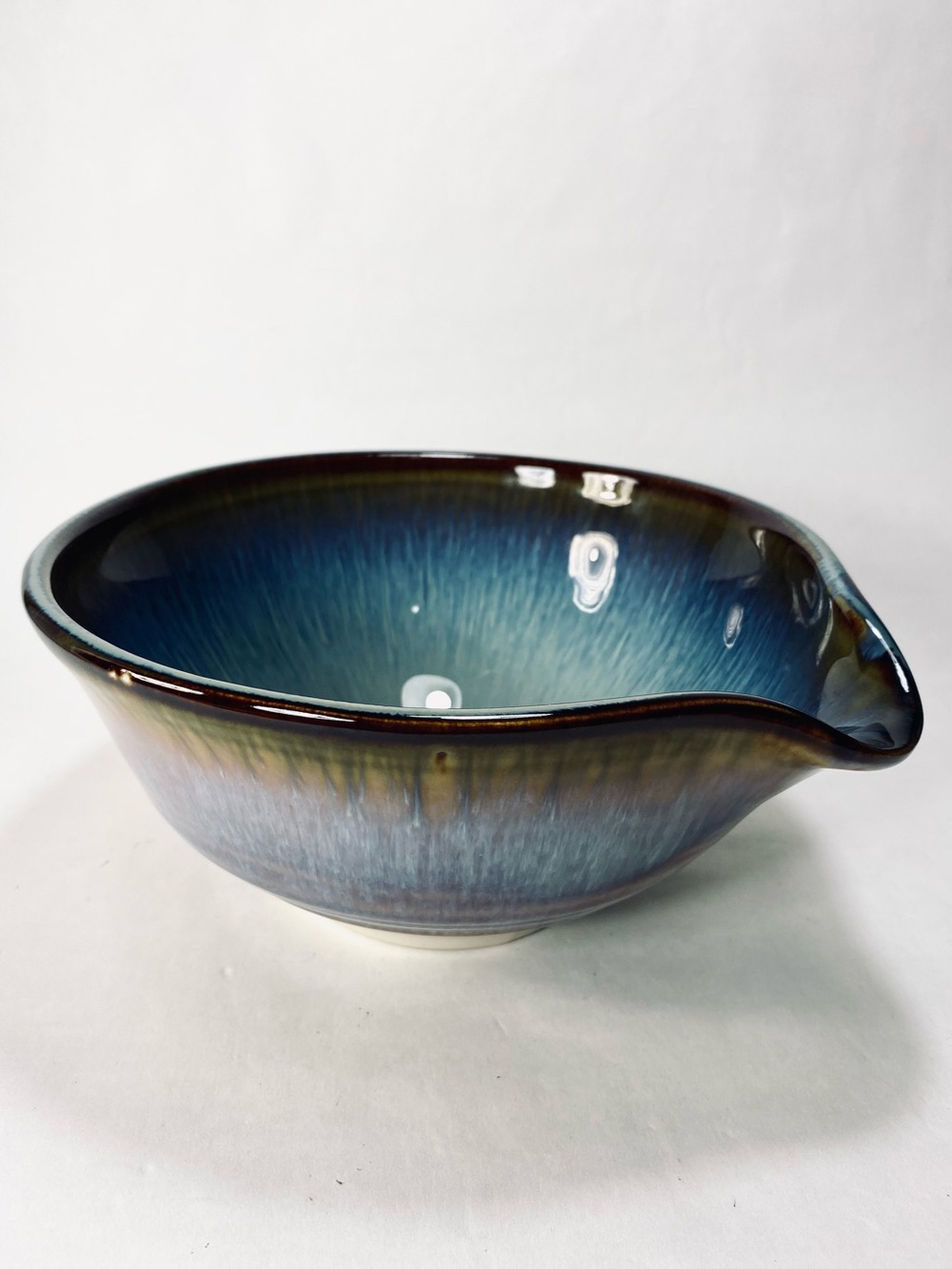 Bill Campbell Northern Lights Drip Glaze Art Pottery  Mixing Bowl Pour Lip Spout